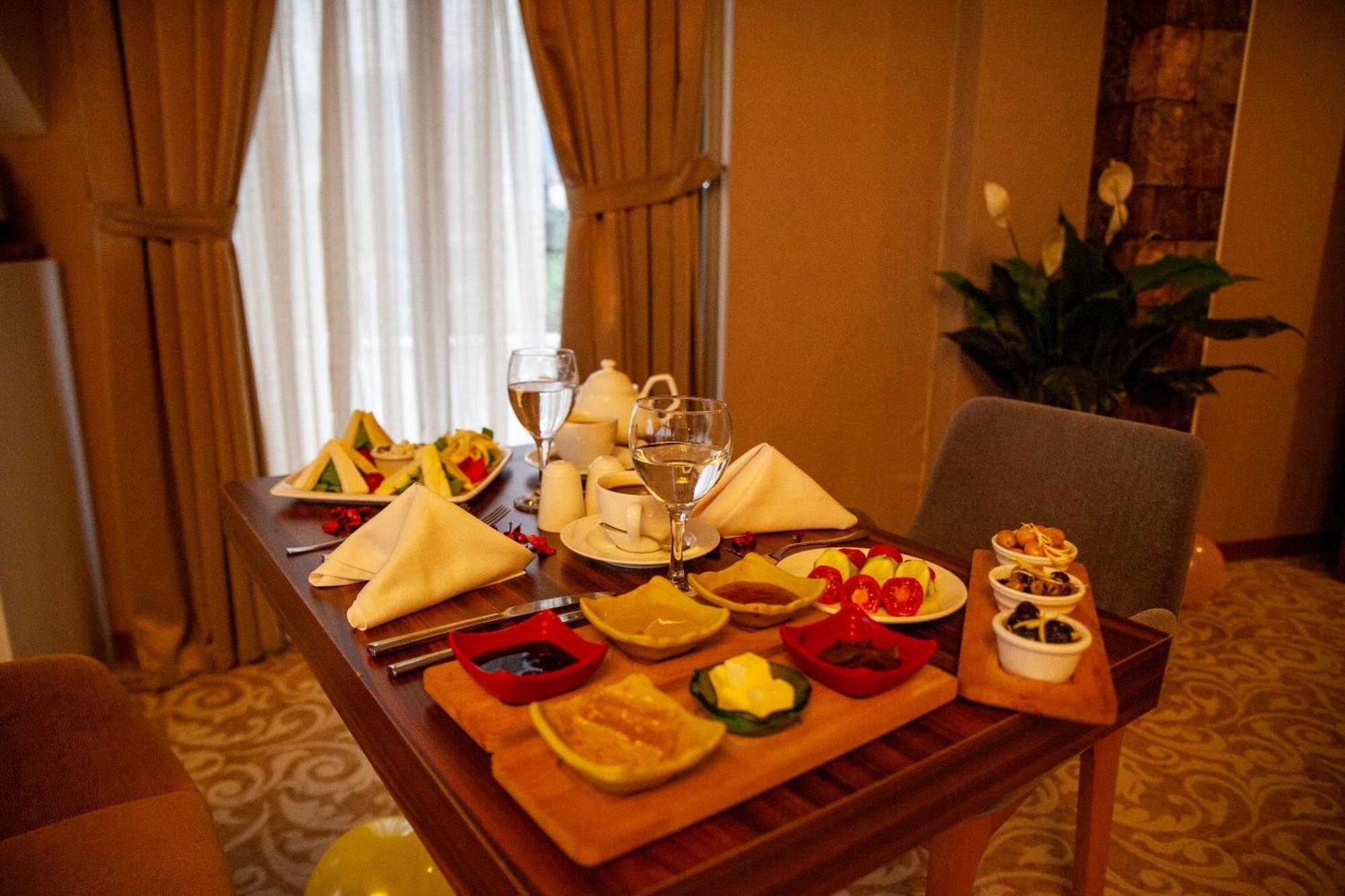 เอลการ์เดน โอเทล Hotel Masukiye ภายนอก รูปภาพ